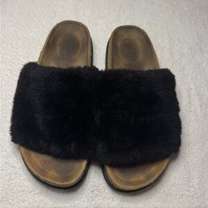 Rouge Faux Fur Black Platform Slide Sandals Size 8/38